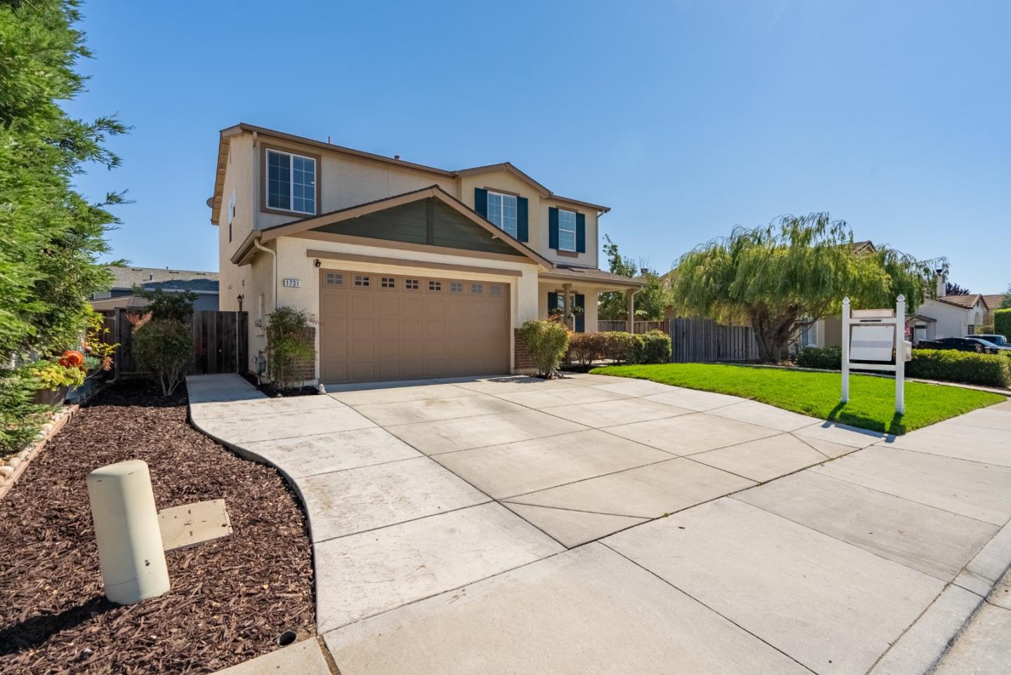 1731 Brighton Dr, Hollister, CA 95023 photo 2
