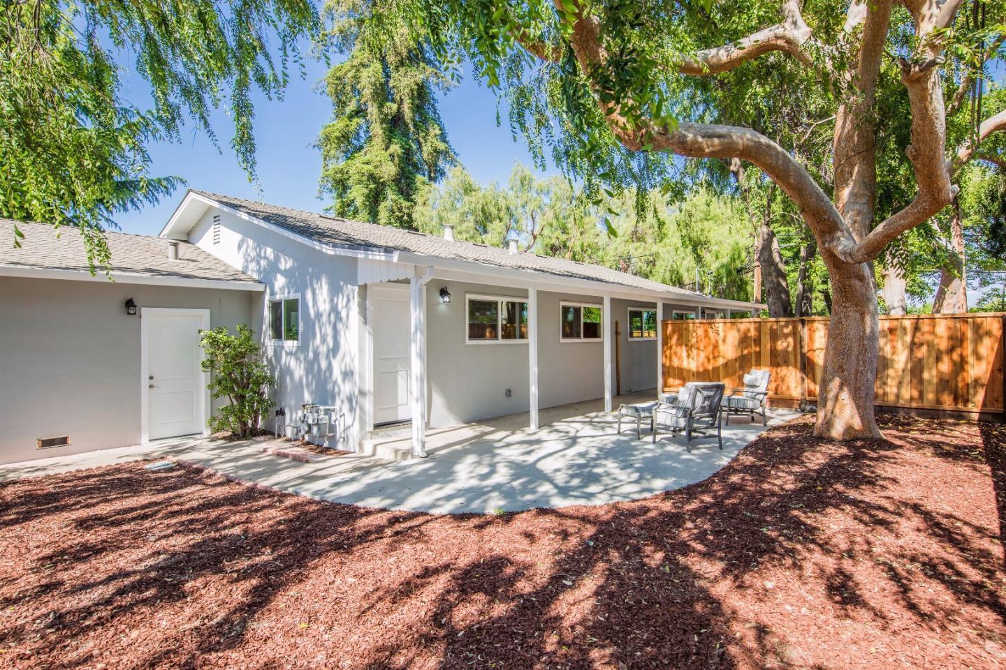 Detail Gallery Image 3 of 12 For 901 Bing Dr, Santa Clara,  CA 95051 - 2 Beds | 1 Baths