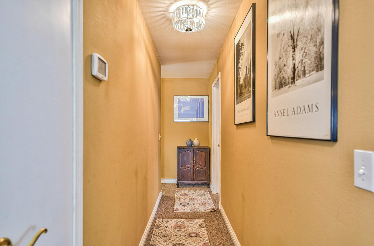 Detail Gallery Image 13 of 29 For 15645 Charter Oak Blvd, Salinas,  CA 93907 - 3 Beds | 2/1 Baths