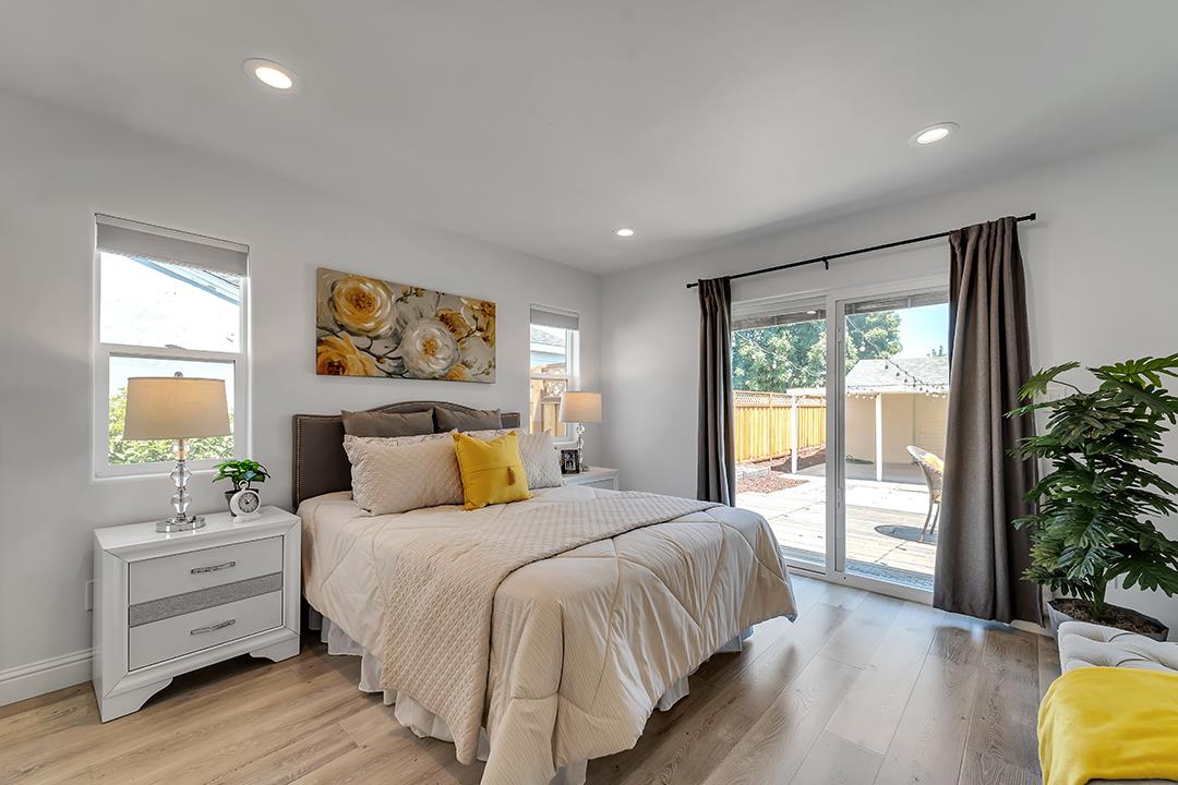 Detail Gallery Image 9 of 20 For 2035 Main St, Santa Clara,  CA 95050 - 3 Beds | 2 Baths