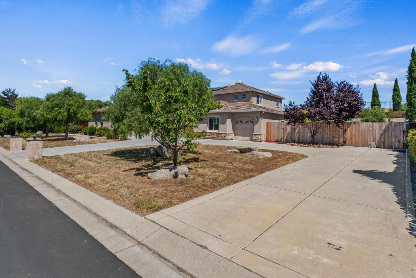 Detail Gallery Image 2 of 89 For 420 via Vaquero Norte, San Juan Bautista,  CA 95045 - 5 Beds | 4/1 Baths