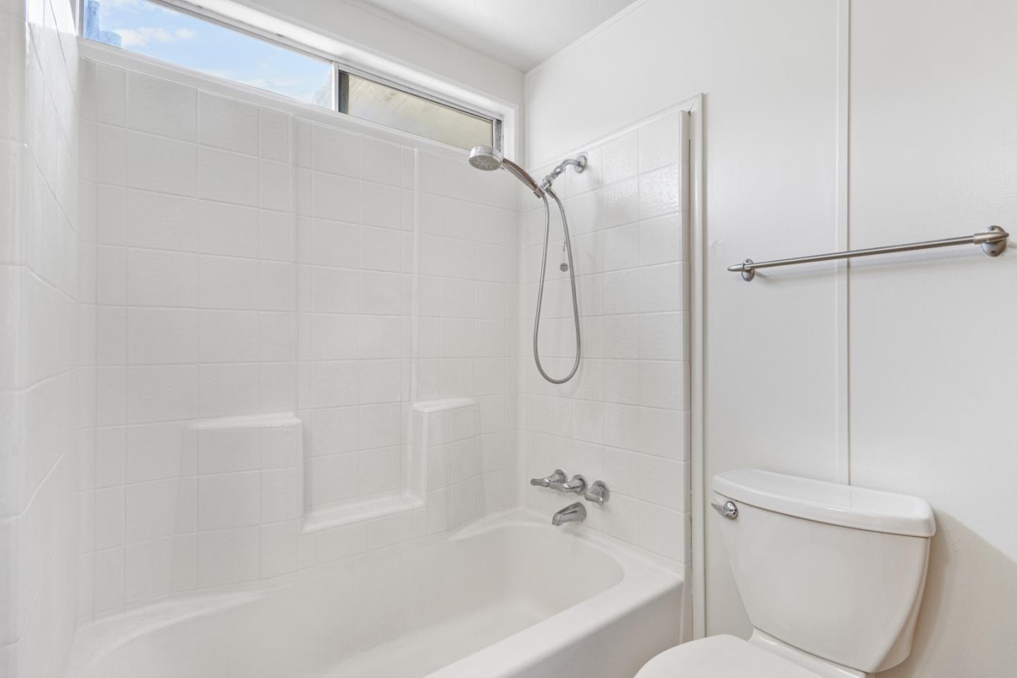 Detail Gallery Image 8 of 15 For 2135 Little Orchard #52,  San Jose,  CA 95125 - 2 Beds | 2 Baths