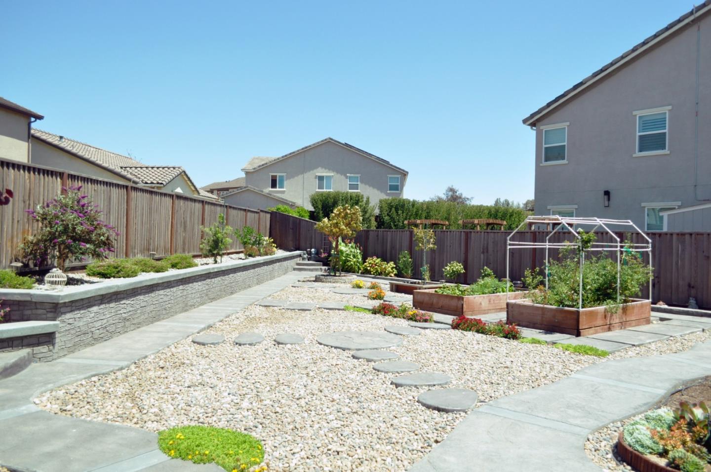 Detail Gallery Image 7 of 11 For 641 Aromas Pl, Soledad,  CA 93960 - 3 Beds | 2/1 Baths