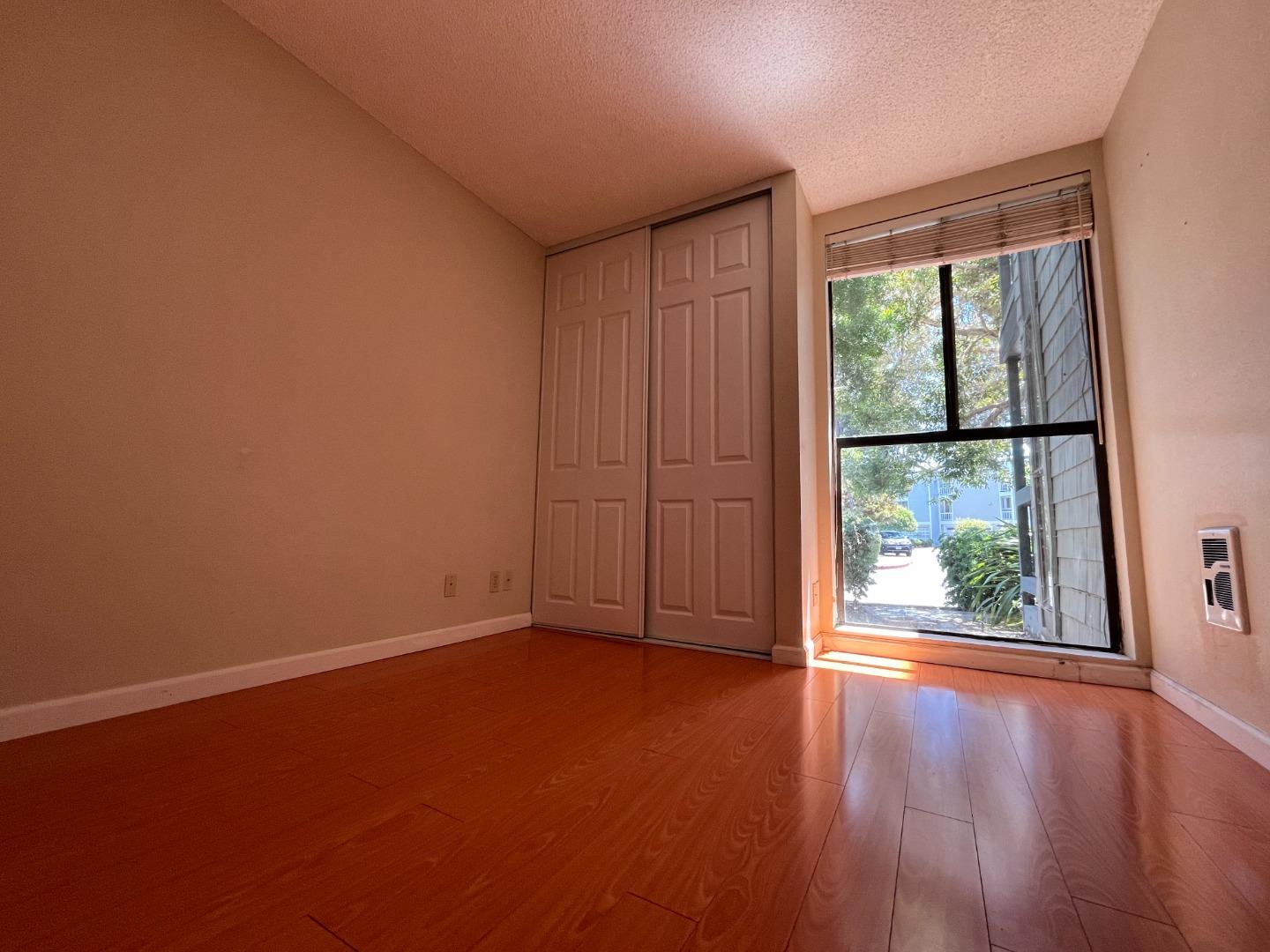 Detail Gallery Image 5 of 18 For 425 Anchor Rd #101,  San Mateo,  CA 94404 - 2 Beds | 1 Baths