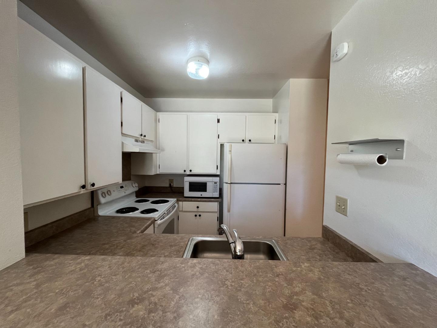 Detail Gallery Image 7 of 18 For 425 Anchor Rd #101,  San Mateo,  CA 94404 - 2 Beds | 1 Baths