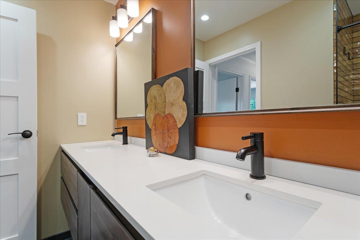 Detail Gallery Image 22 of 44 For 411 Hickman Ct, Santa Cruz,  CA 95062 - 3 Beds | 2/1 Baths