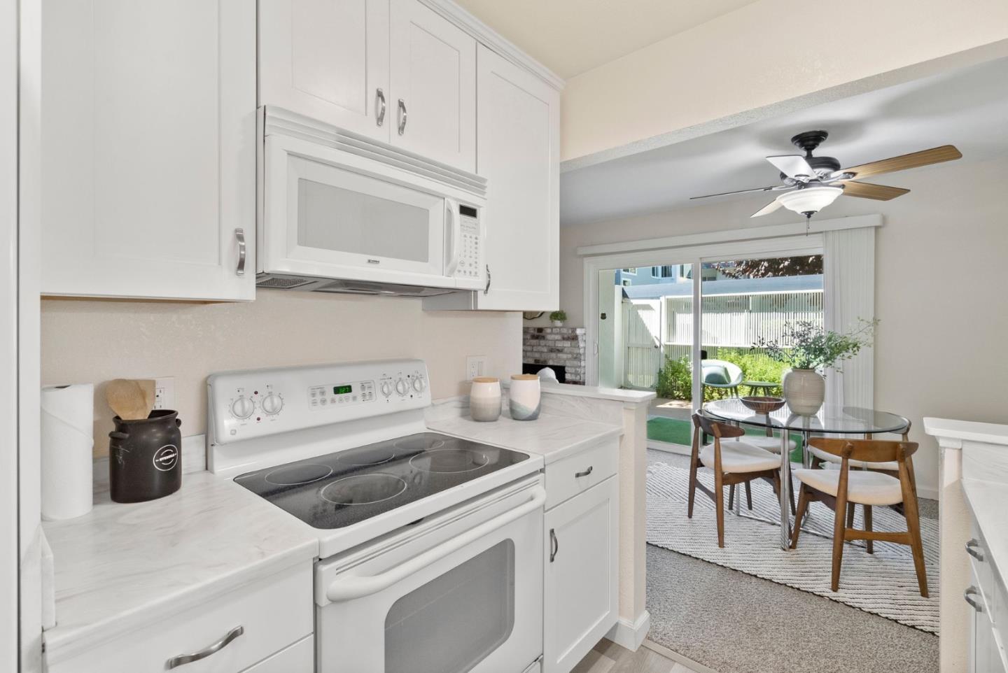 Detail Gallery Image 12 of 28 For 1057 Shell Blvd #1,  Foster City,  CA 94404 - 2 Beds | 2 Baths