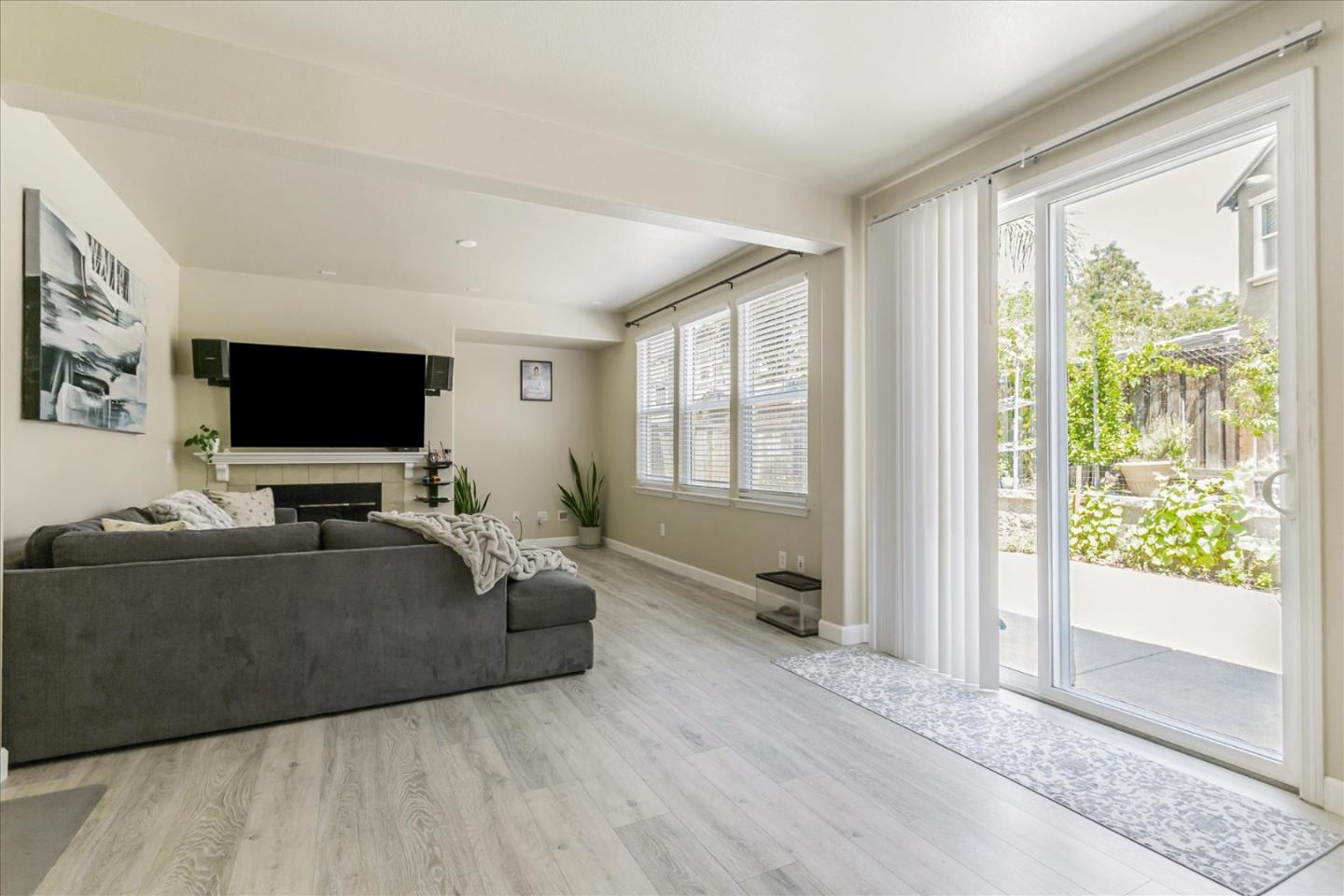 Detail Gallery Image 12 of 38 For 7132 Basking Ridge Ave, San Jose,  CA 95138 - 4 Beds | 2/1 Baths