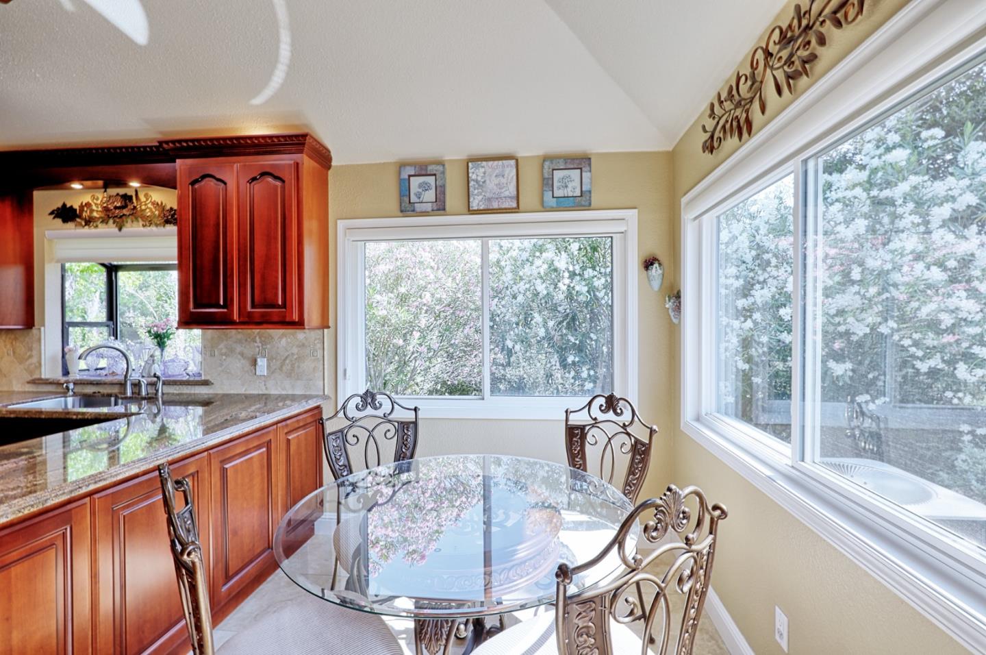 Detail Gallery Image 12 of 37 For 7606 Halladale Ct, San Jose,  CA 95135 - 2 Beds | 2/1 Baths