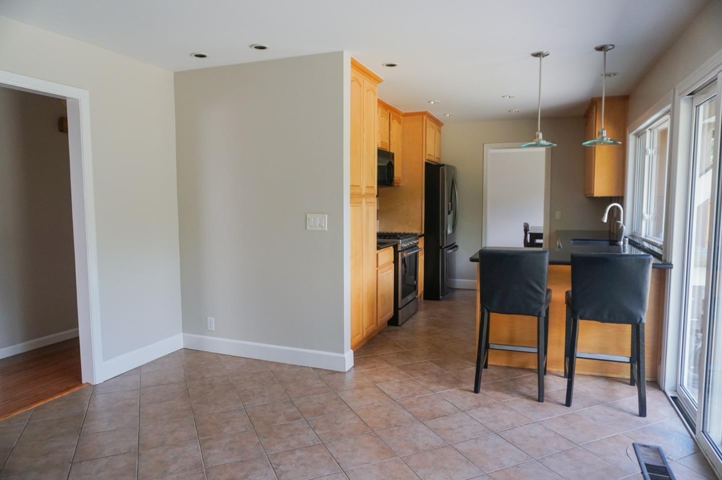 Detail Gallery Image 5 of 25 For 929 Reed Ave, Sunnyvale,  CA 94086 - 4 Beds | 2/1 Baths