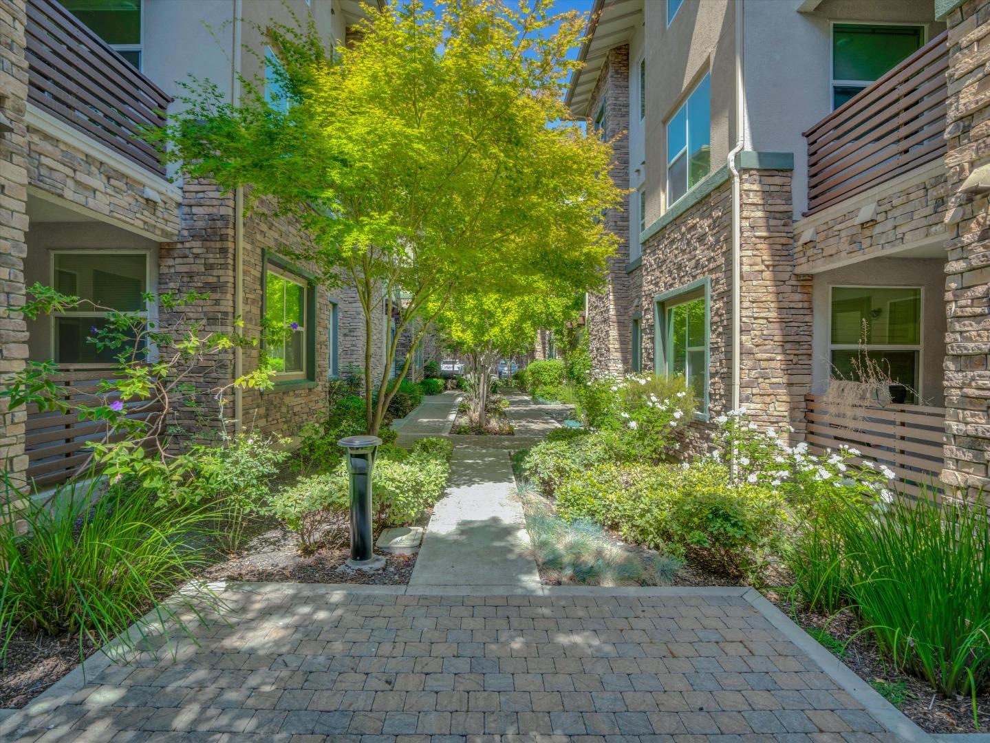 Detail Gallery Image 29 of 30 For 1110 Karby Terrace #202,  Sunnyvale,  CA 94089 - 2 Beds | 2 Baths