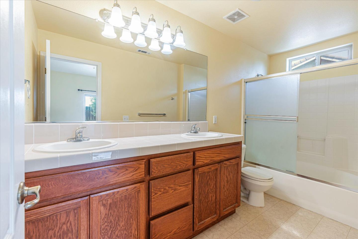 744 Elmwood Dr, Los Banos, CA 93635 photo 16