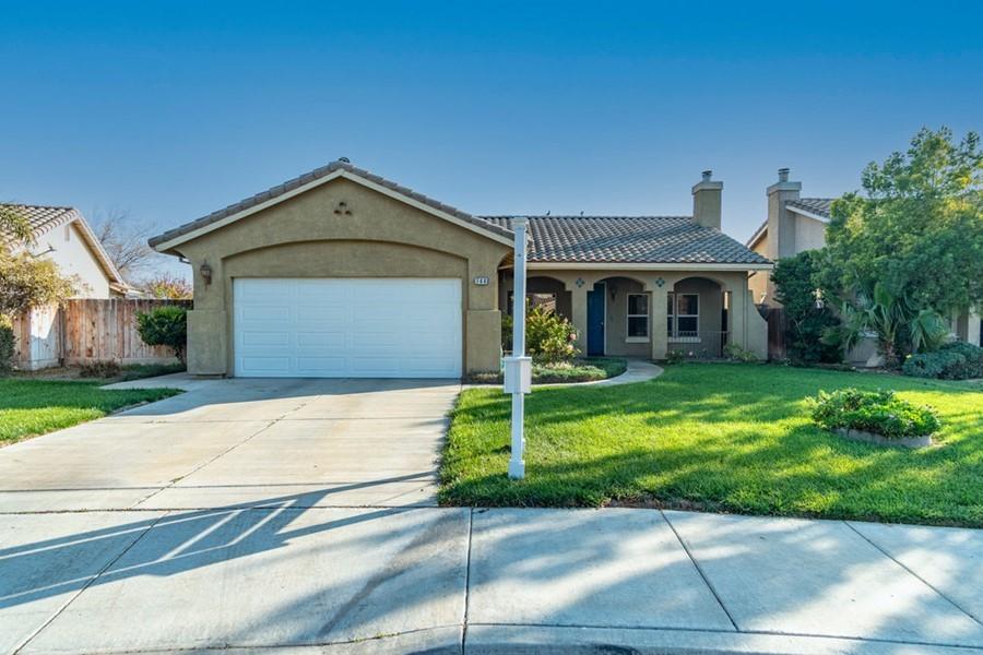 744 Elmwood Dr, Los Banos, CA 93635 photo 2