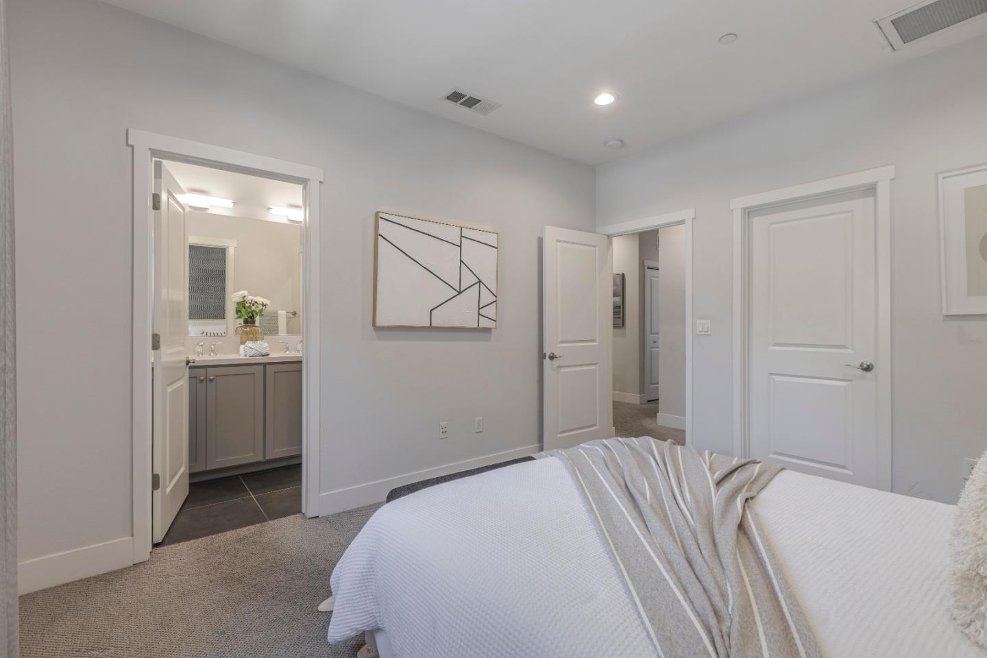 Detail Gallery Image 18 of 37 For 1042 Barberry Ter, Sunnyvale,  CA 94086 - 4 Beds | 3/1 Baths