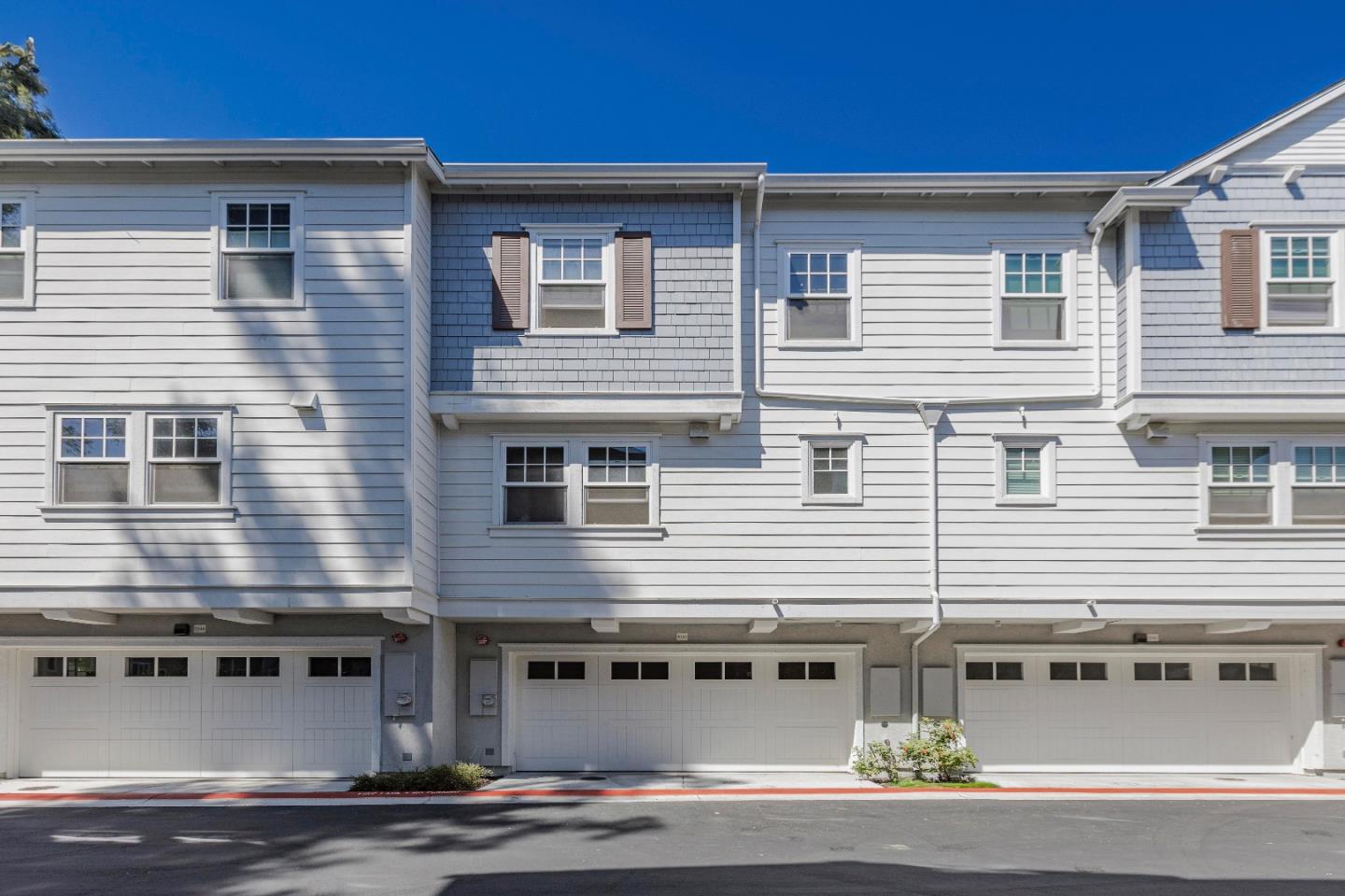 Detail Gallery Image 8 of 37 For 1042 Barberry Ter, Sunnyvale,  CA 94086 - 4 Beds | 3/1 Baths