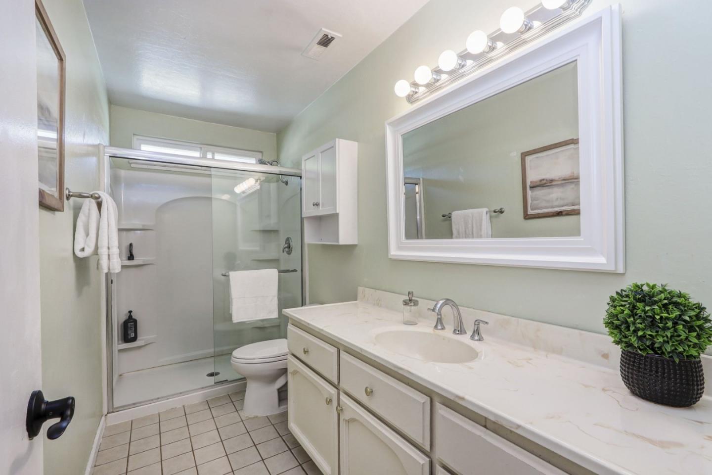 Detail Gallery Image 33 of 62 For 15040 Venetian Way, Morgan Hill,  CA 95037 - 3 Beds | 2/1 Baths