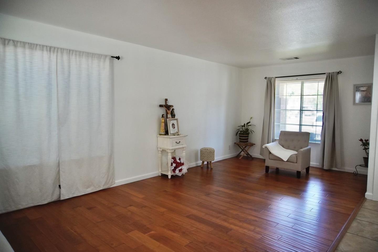 2561 Cinnamon Teal Dr, Los Banos, CA 93635 photo 7