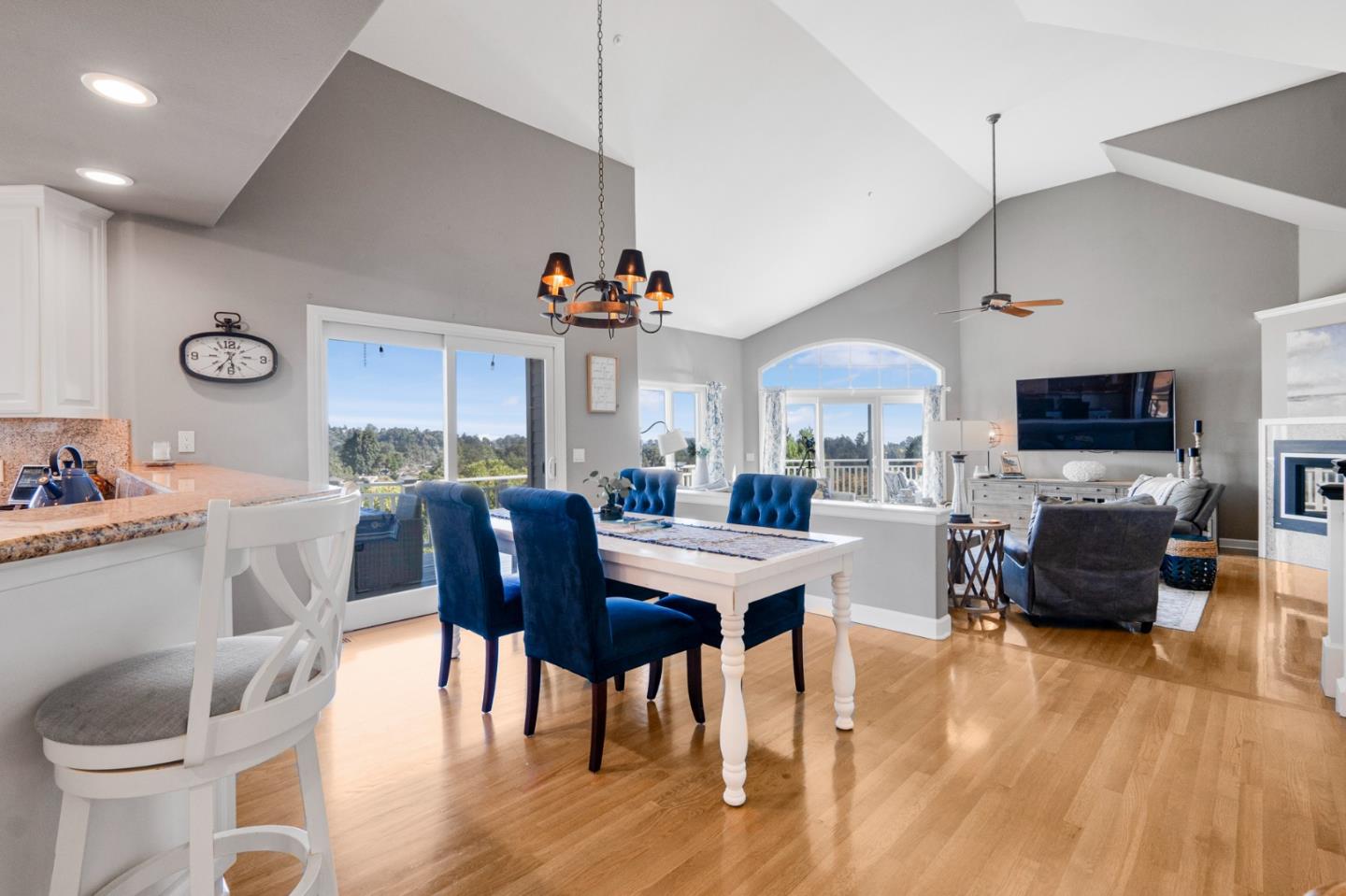 Detail Gallery Image 12 of 47 For 103 Carlino Ln, Aptos,  CA 95003 - 5 Beds | 3/2 Baths