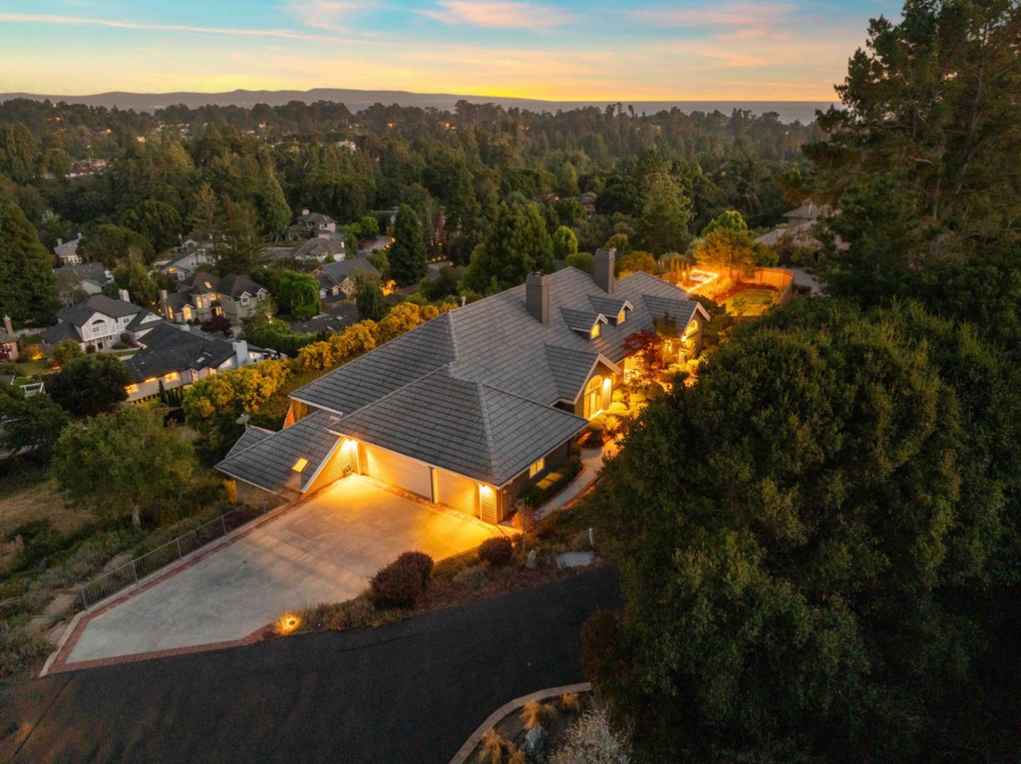 Detail Gallery Image 4 of 47 For 103 Carlino Ln, Aptos,  CA 95003 - 5 Beds | 3/2 Baths