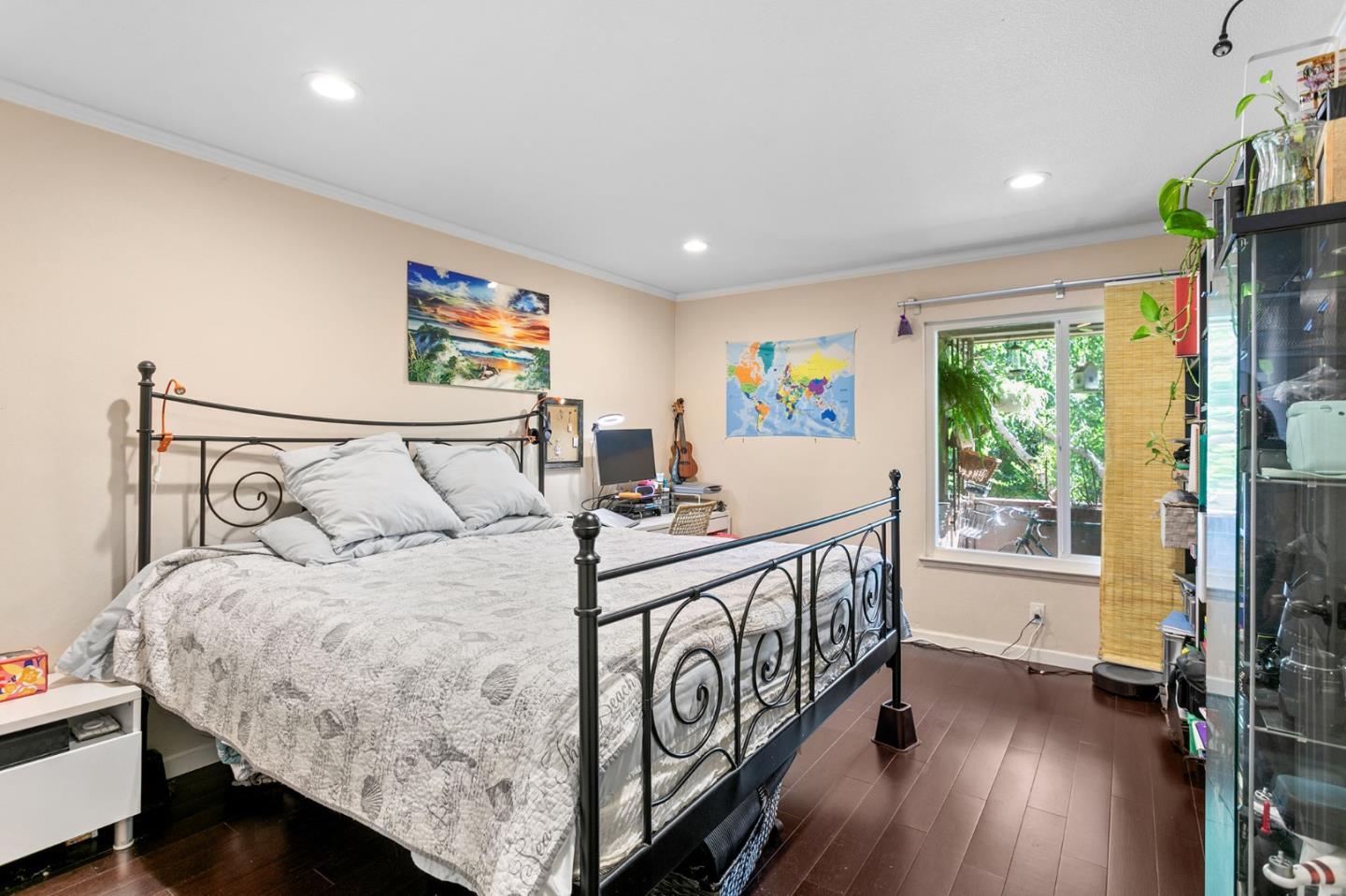 Detail Gallery Image 15 of 29 For 2450 W Bayshore Rd #7,  Palo Alto,  CA 94303 - 3 Beds | 2 Baths