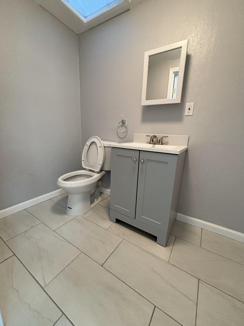 Detail Gallery Image 13 of 18 For 1719 Jefferson St, Oakland,  CA 94612 - – Beds | – Baths