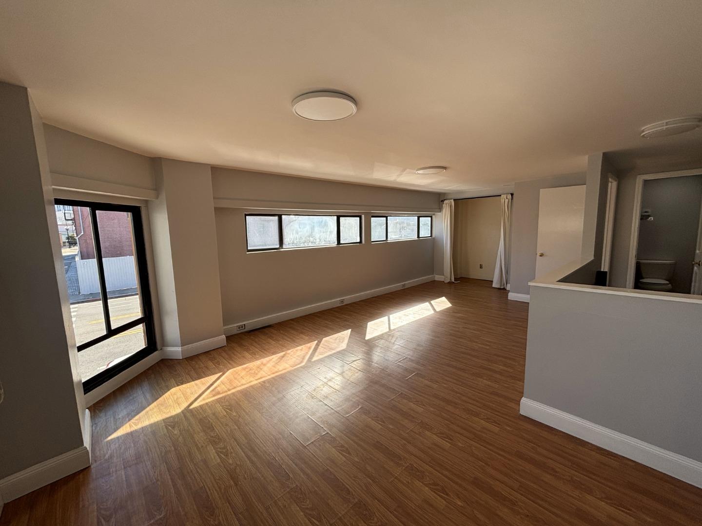 Detail Gallery Image 16 of 18 For 1719 Jefferson St, Oakland,  CA 94612 - – Beds | – Baths