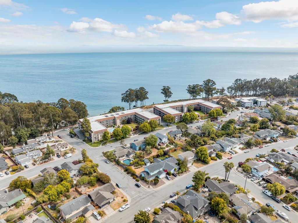 Detail Gallery Image 1 of 1 For 870 Park Ave #317,  Capitola,  CA 95010 - 1 Beds | 1 Baths