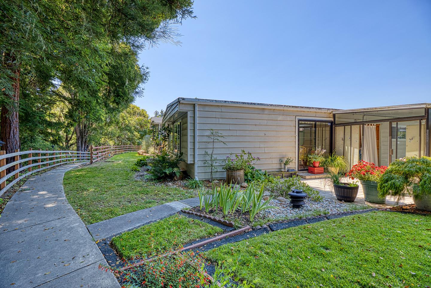 Detail Gallery Image 1 of 36 For 7 Oak Shadow Ln #~,  Aptos,  CA 95003 - 2 Beds | 2 Baths