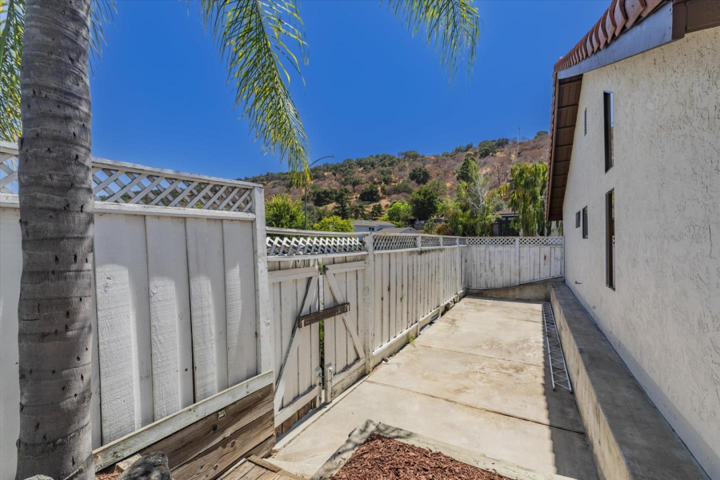 Detail Gallery Image 36 of 43 For 969 Foothill Dr, San Jose,  CA 95123 - 3 Beds | 2 Baths