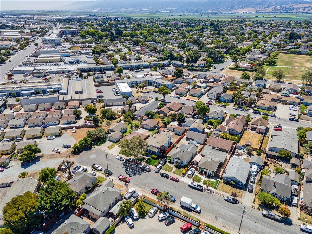 Detail Gallery Image 6 of 23 For 254 Winham St, Salinas,  CA 93901 - 3 Beds | 2 Baths