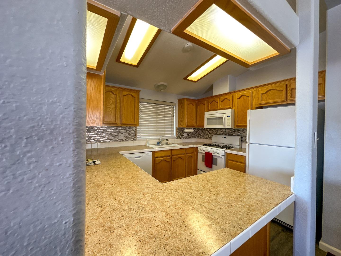 Detail Gallery Image 7 of 23 For 1515 Milpitas Blvd #88,  Milpitas,  CA 95035 - 2 Beds | 2 Baths