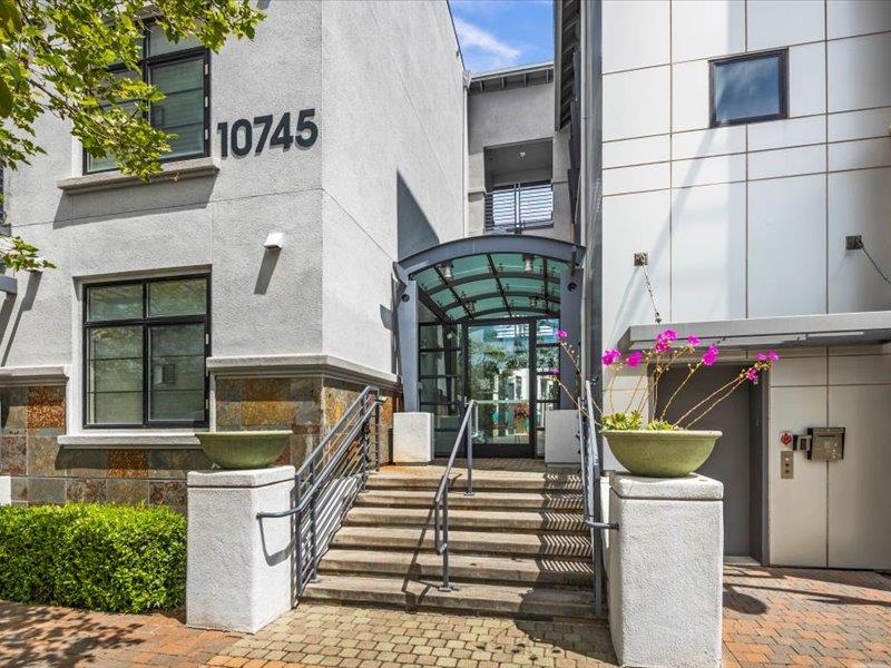 Detail Gallery Image 1 of 1 For 10745 N De Anza Blvd #317,  Cupertino,  CA 95014 - 2 Beds | 2 Baths