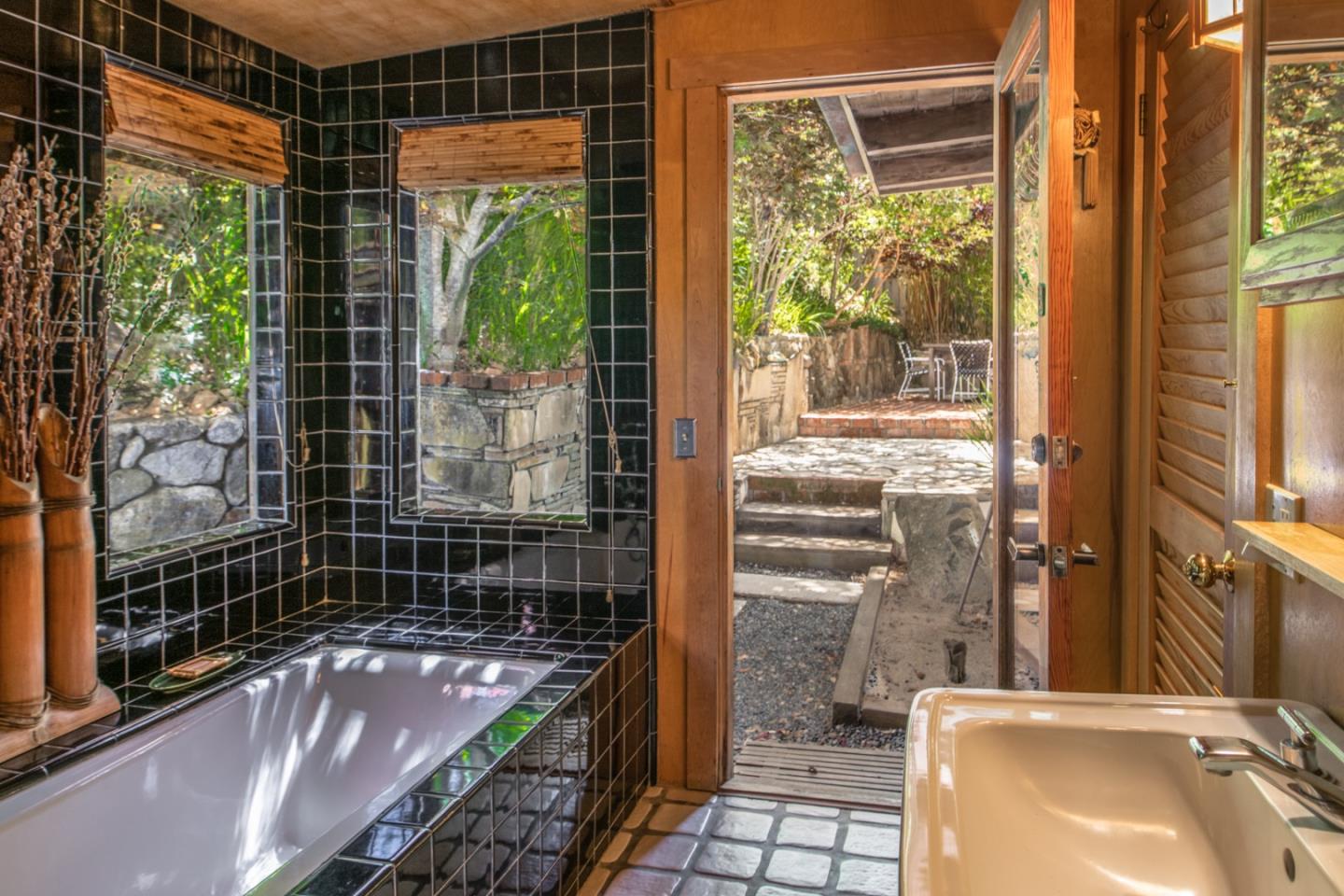 Detail Gallery Image 21 of 56 For 10026 Sycamore Canyon Rd, Big Sur,  CA 93920 - 2 Beds | 2 Baths