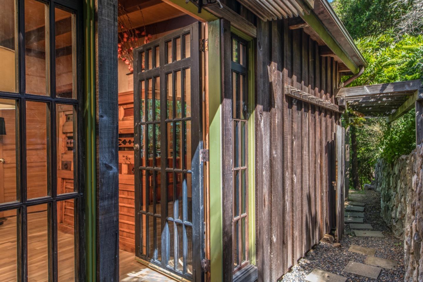 Detail Gallery Image 7 of 56 For 10026 Sycamore Canyon Rd, Big Sur,  CA 93920 - 2 Beds | 2 Baths