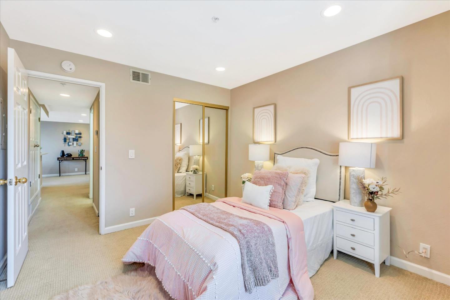 Detail Gallery Image 7 of 22 For 1721 California St #23,  Mountain View,  CA 94041 - 2 Beds | 2 Baths