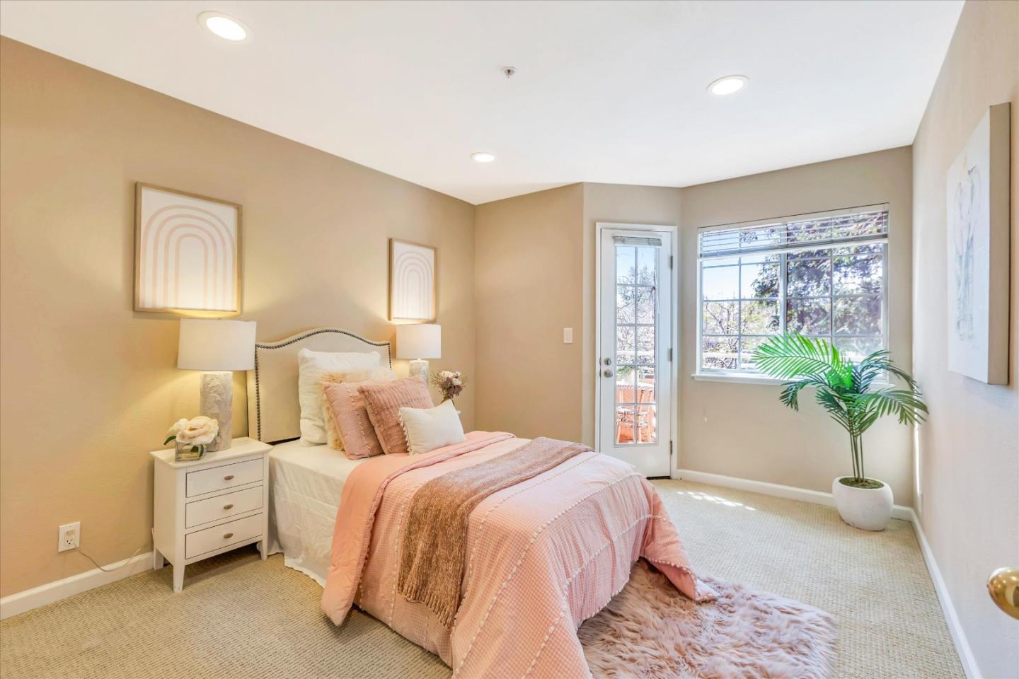 Detail Gallery Image 8 of 22 For 1721 California St #23,  Mountain View,  CA 94041 - 2 Beds | 2 Baths