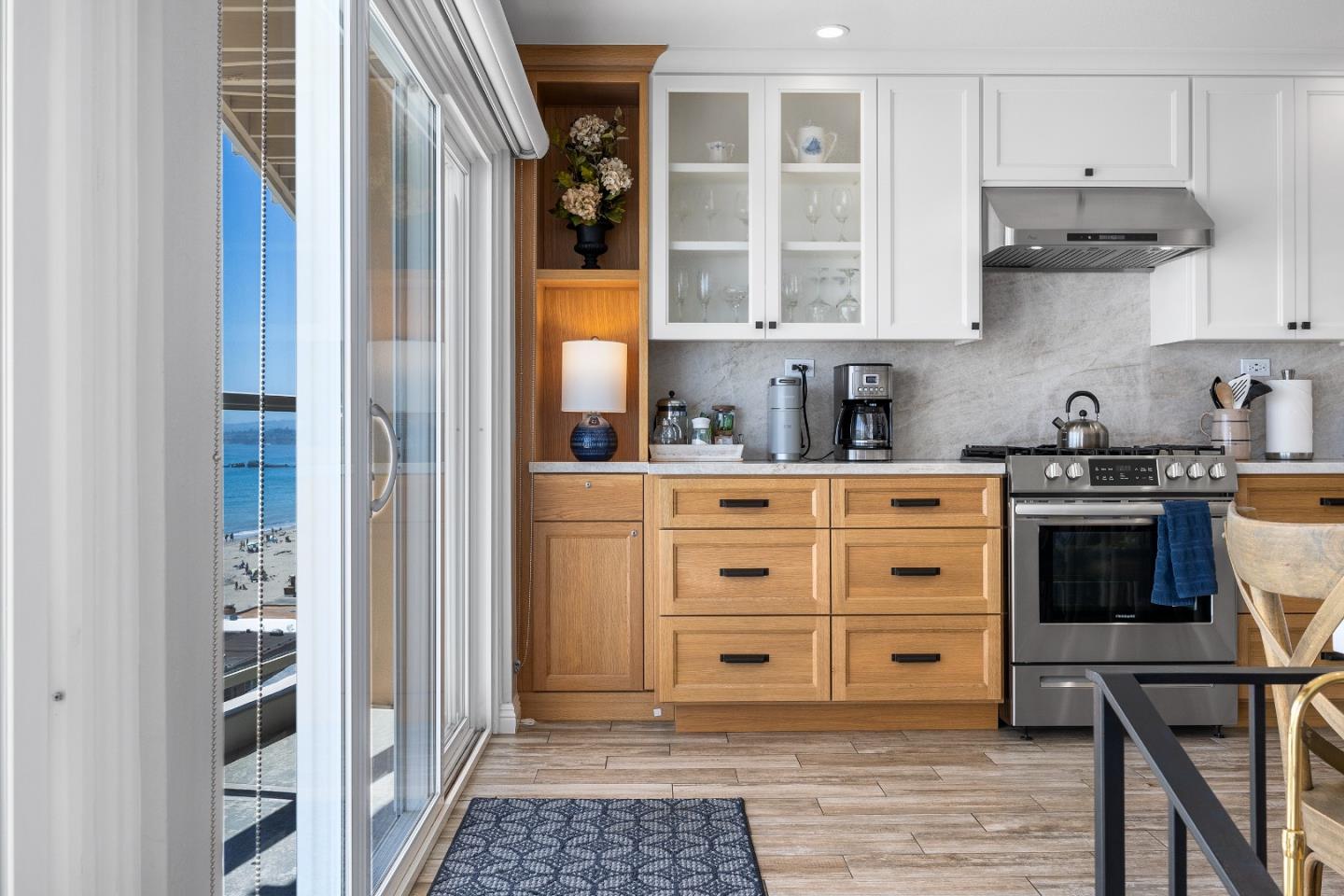 Detail Gallery Image 8 of 40 For 230 Rio Del Mar Blvd #L,  Aptos,  CA 95003 - 2 Beds | 2 Baths