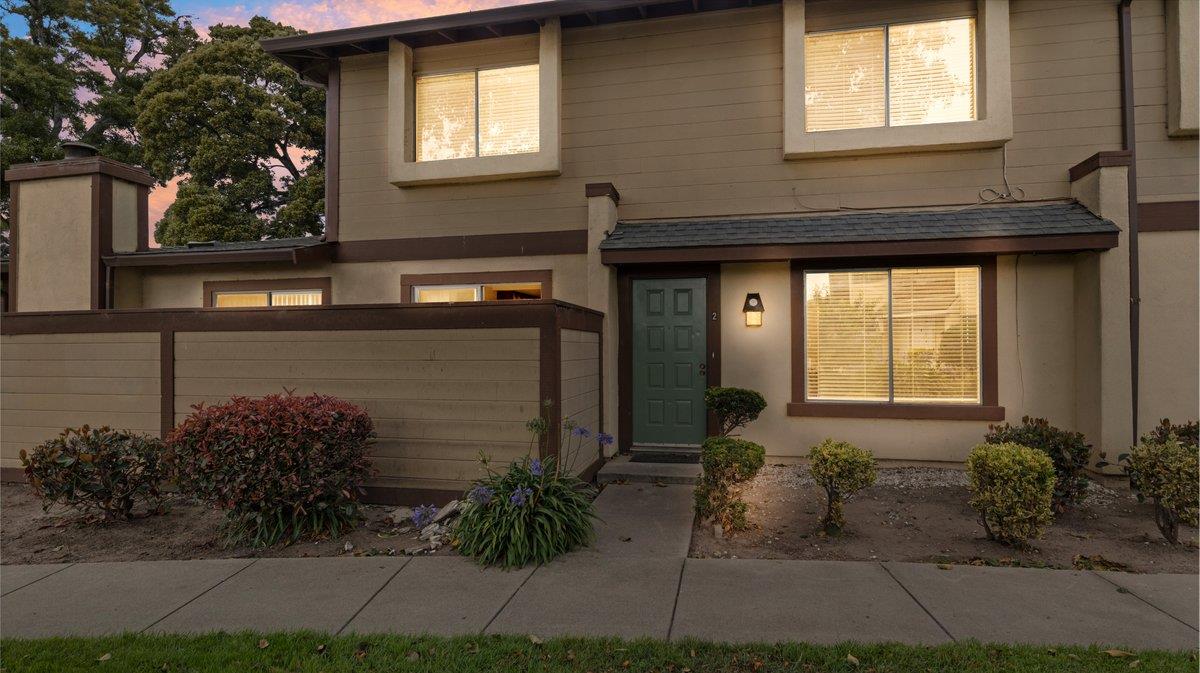 Detail Gallery Image 1 of 1 For 1895 Cherokee Dr #2,  Salinas,  CA 93906 - 3 Beds | 2 Baths