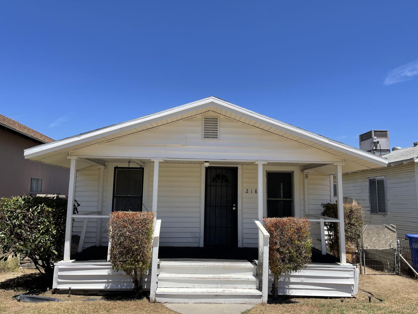 Detail Gallery Image 1 of 1 For 218 Warren St, Taft,  CA 93268 - 2 Beds | 1 Baths