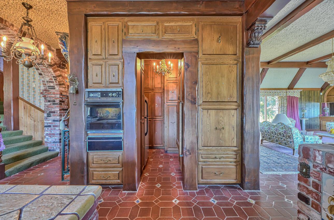 Detail Gallery Image 12 of 44 For 27540 Mooncrest Dr, Carmel Valley,  CA 93923 - 2 Beds | 4 Baths