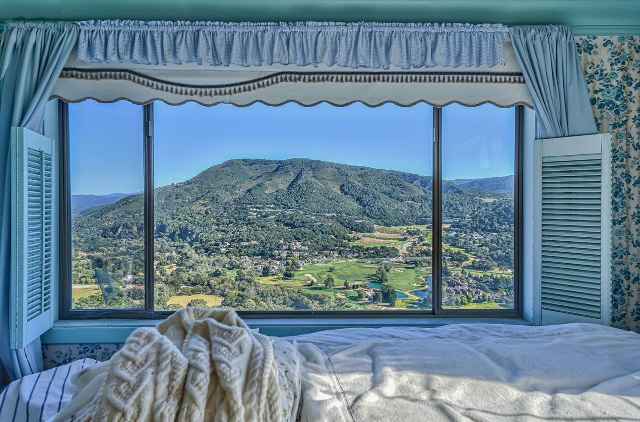 Detail Gallery Image 15 of 44 For 27540 Mooncrest Dr, Carmel Valley,  CA 93923 - 2 Beds | 4 Baths