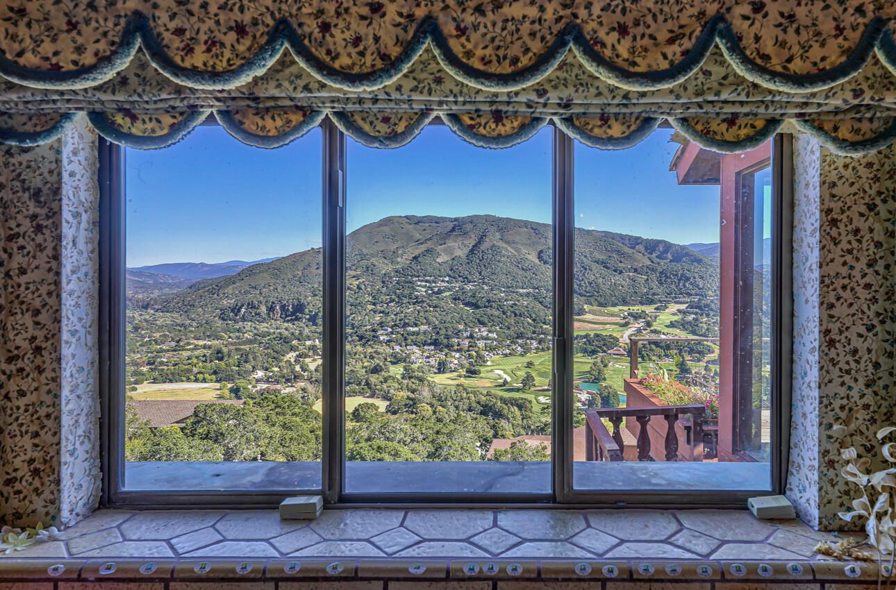 Detail Gallery Image 33 of 44 For 27540 Mooncrest Dr, Carmel Valley,  CA 93923 - 2 Beds | 4 Baths