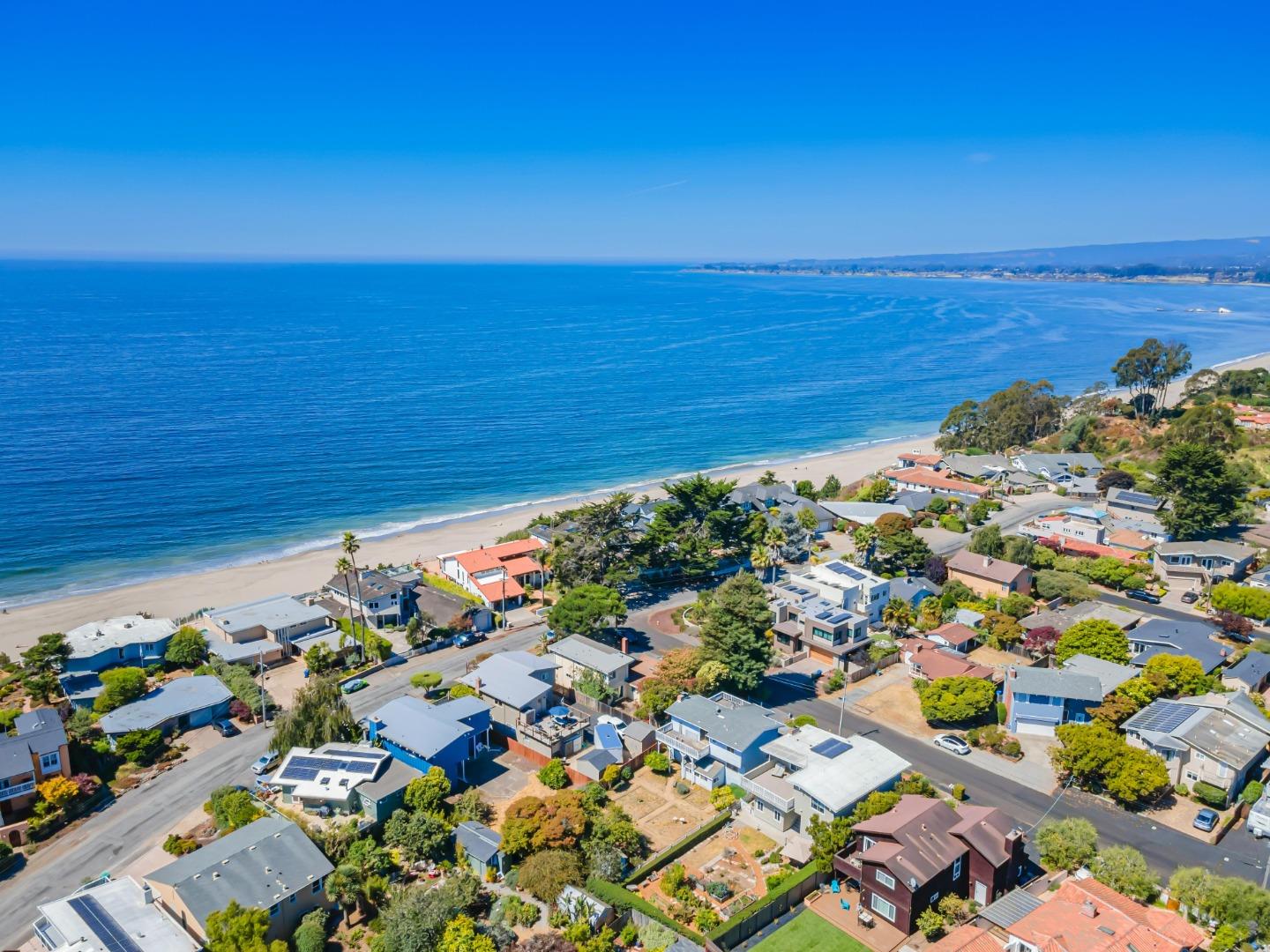 Detail Gallery Image 16 of 29 For 106 Toledo Dr, Aptos,  CA 95003 - 3 Beds | 2/1 Baths