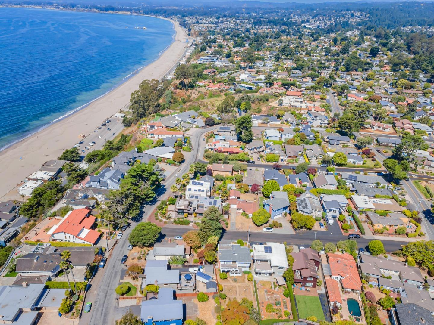 Detail Gallery Image 18 of 29 For 106 Toledo Dr, Aptos,  CA 95003 - 3 Beds | 2/1 Baths