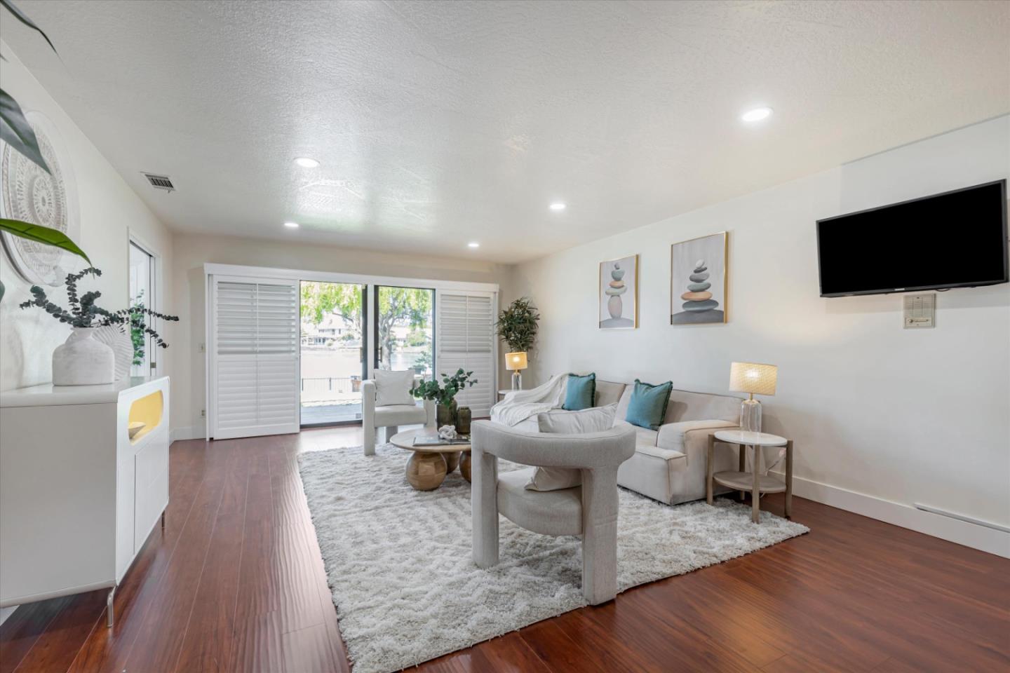 Detail Gallery Image 14 of 75 For 5819 Widgeon Ct, Stockton,  CA 95207 - 5 Beds | 3/1 Baths