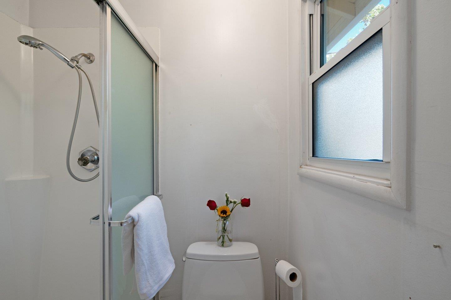 Detail Gallery Image 10 of 43 For 88 Orchard Ave, Redwood City,  CA 94061 - 2 Beds | 2 Baths