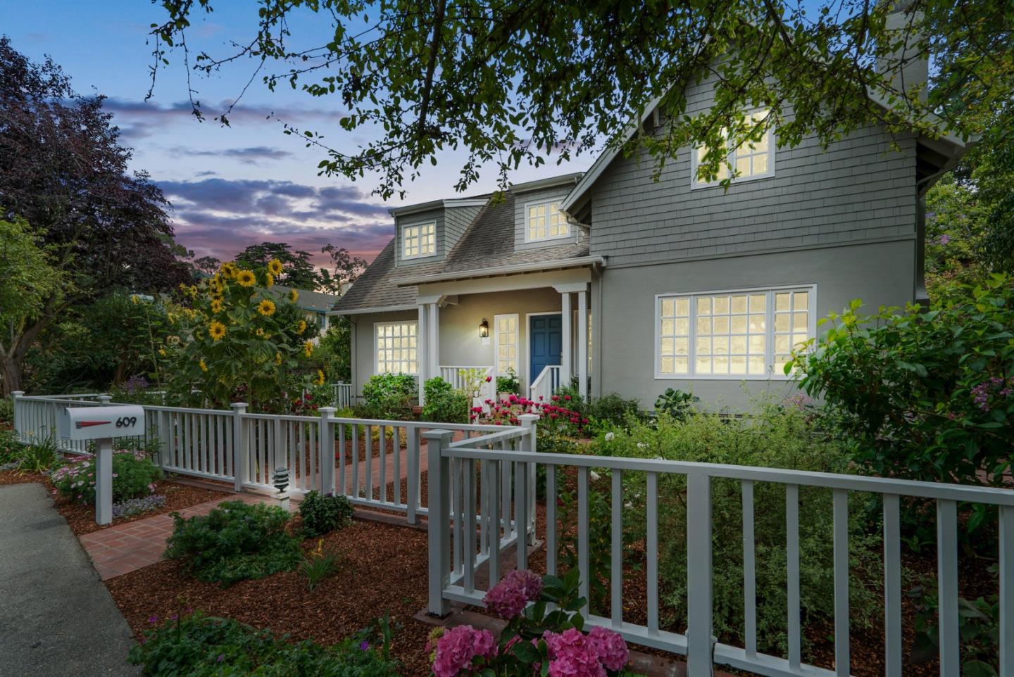 Detail Gallery Image 1 of 1 For 609 Escalona Dr, Capitola,  CA 95010 - 3 Beds | 2/1 Baths