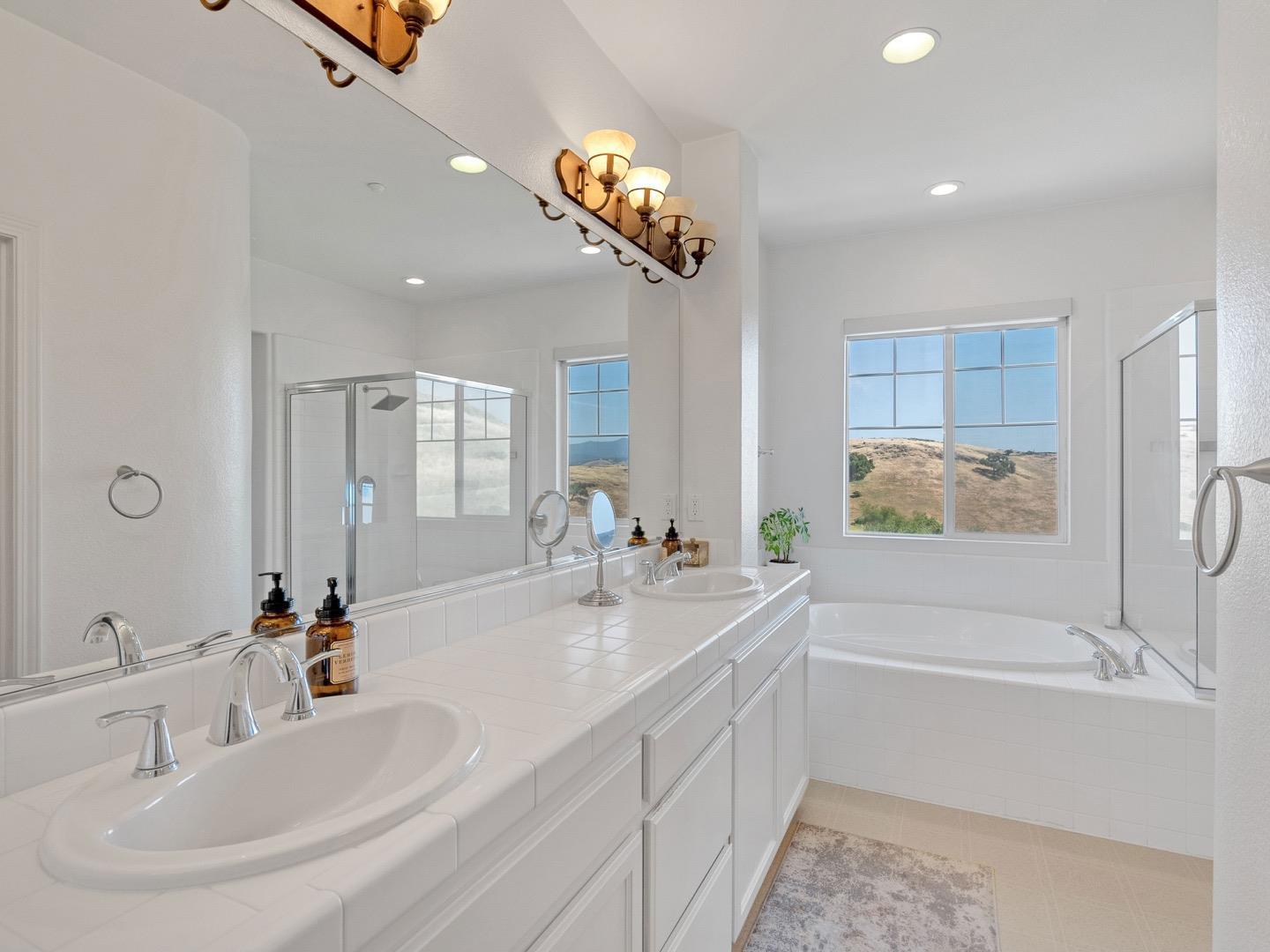 Detail Gallery Image 21 of 45 For 1392 Trailside Ct, San Jose,  CA 95138 - 3 Beds | 2/1 Baths