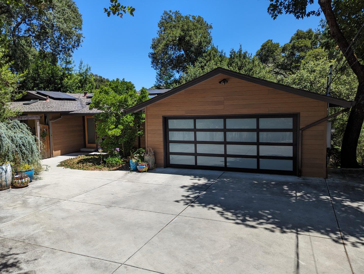 Detail Gallery Image 1 of 1 For 113 Foxwood Rd, Portola Valley,  CA 94028 - 3 Beds | 2 Baths