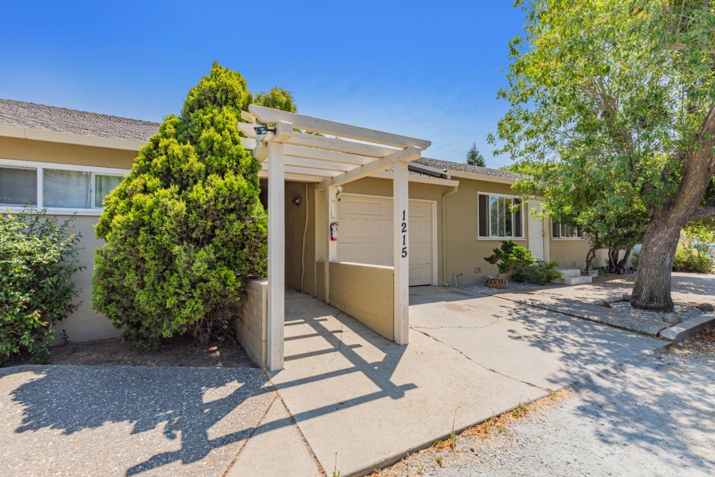 1579 Valley View Road, Hollister, California 95023, ,Commercial Sale,For Sale,1579 Valley View Road,ML81975633